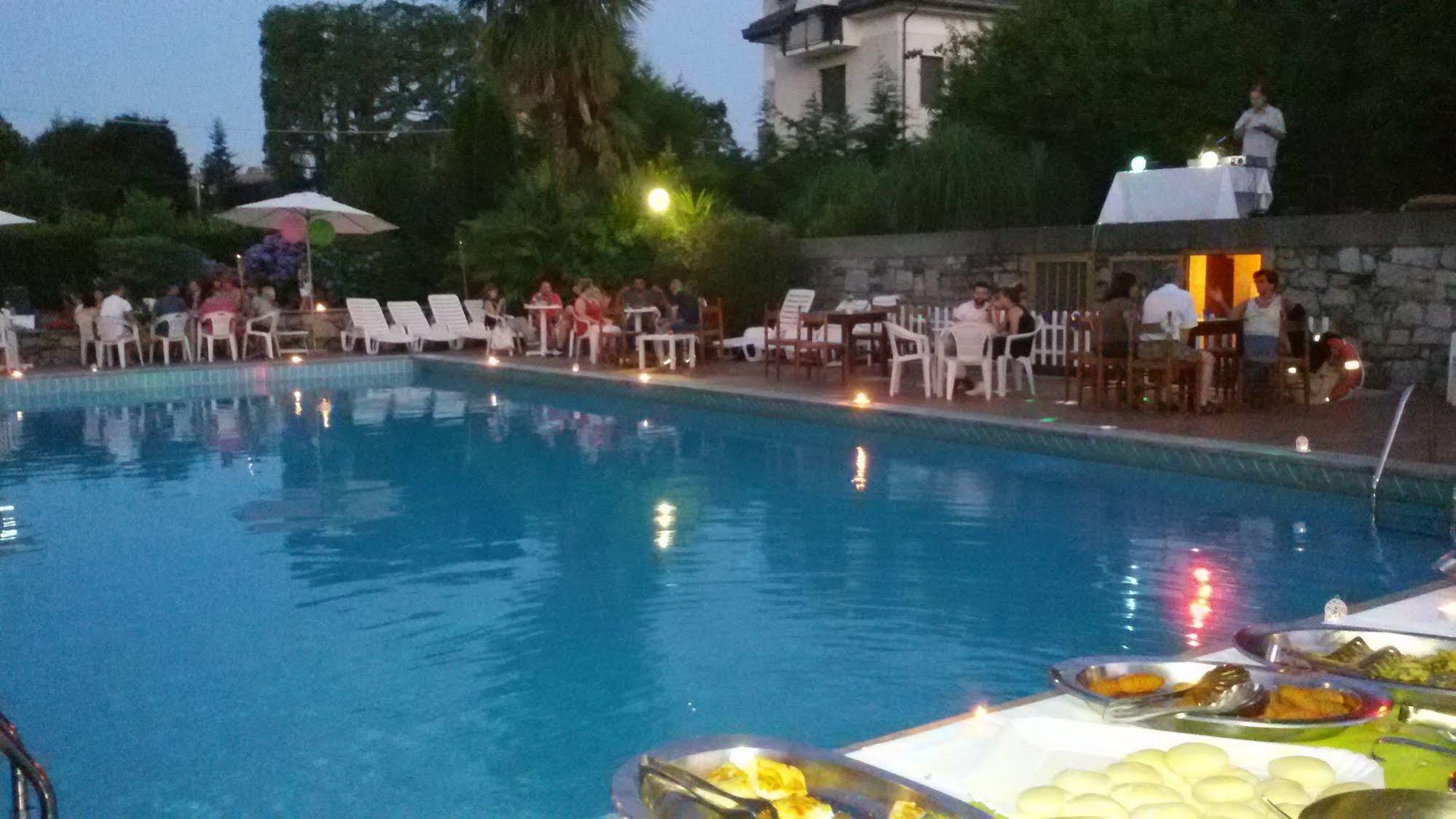 Hotel Nuova Italia Gozzano Exterior foto